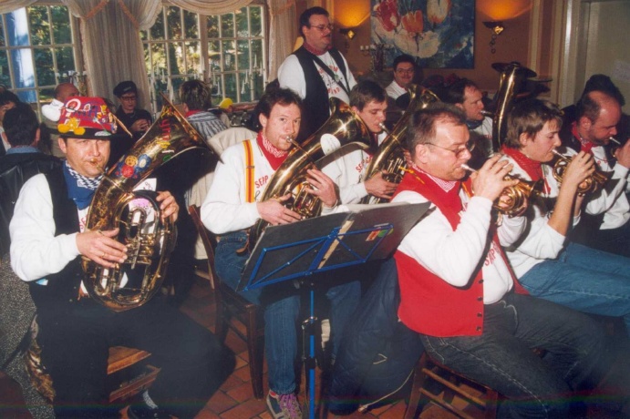 Staatsakt Loh 04.03.03 - 03.jpg